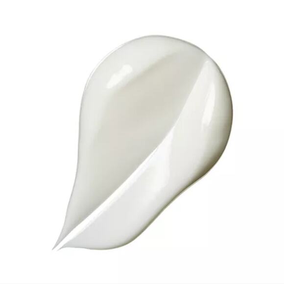 Rodial Dragon Blood Broad Spectrum SPF 15 Sunscreen Hyaluronic Moisturiser - Picture 2 of 7